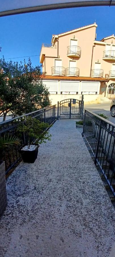 Apartman Nives Appartement Trogir Buitenkant foto